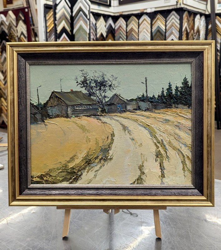 Составная рама из двух профилей отлично подошла к холсту💫
Посмотрите как внешний багет подсветил работу, а внутренний сыграл роль паспарту!
Ждём вас за оформлением работ 😌